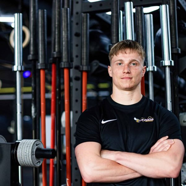 john-bras-croises-halteres john-bras-croises-halteres